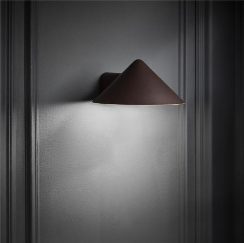 Frandsen Grasp Wandleuchte Ø: 17 cm – Matt Beetroot