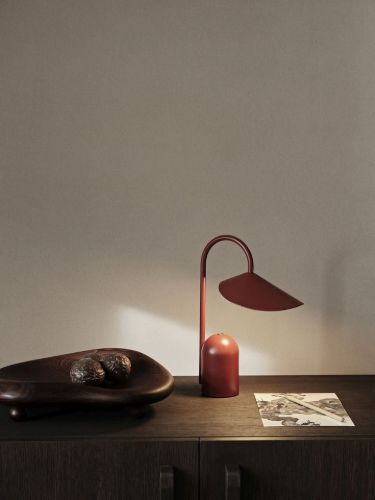 Tragbare Lampe Arum von Ferm Living, H: 30 cm, Oxidrot