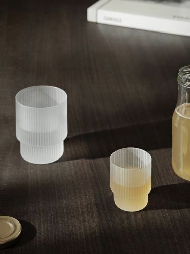 Ferm Living Ripple Kleine Gläser 4er Set H: 6 cm - Milchglas