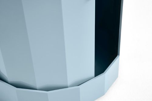 HAY Facettenschrank hoch inkl. Beine und Räder H: 66 cm – Misty Blue