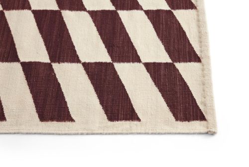 HAY Shift Kelim Teppich 140x200 – Burgund