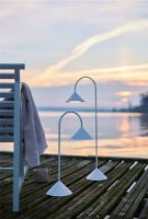 Bild von Frandsen Grasp Tragbare Tischlampe H: 72 cm - Mattweiß