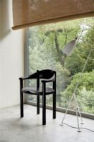 Bild von GUBI Daumiller Sessel SH: 45 cm - Kiefer Braun Schwarz