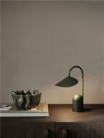 Bild von Ferm Living Arum Tragbare Lampe H: 30 cm - Grasgrün