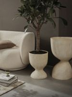 Bild von Ferm Living Evoke Topf Mittel H: 45 cm - Warm Sand