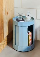 Bild von HAY Facet Cabinet Low inkl. Beine und Räder H: 49 cm – Misty Blue