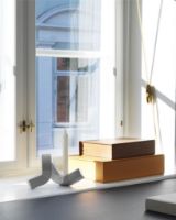 Bild von Normann Copenhagen Crooked One Kerzenständer H: 12,8 cm – Warmgrau