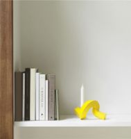 Bild von Normann Copenhagen Crooked One Kerzenständer H: 12,8 cm – Gelb