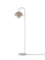 Bild von &Tradition Flowerpot VP12 Stehlampe H: 122 cm - Grau Beige