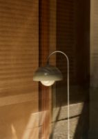 Bild von &Tradition Blumentopf VP12 Gulvlampe H: 122 cm - Grau Beige