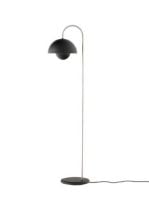 Bild von &Tradition Flowerpot VP12 Stehlampe H: 122 cm - Mattschwarz