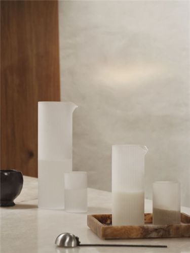 Ferm Living Ripple Wasserkrug H: 25,5 cm - Mattiert