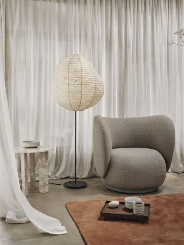 Ferm Living Kurbis Stehlampe H: 137,6 cm - Hoch - Natur/Schwarz
