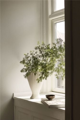Ferm Living Fountain Vase H: 23 cm - Cremeweiß
