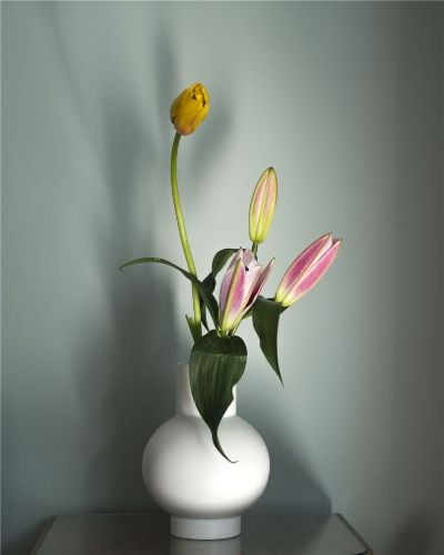 raawii Strøm Große Vase H: 24 cm – Vaporous Grey