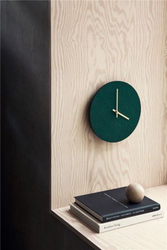 Hemverk Wanduhr Ø: 28 cm – Filz Dunkelgrün/Gold