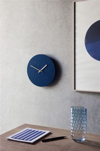 Hemverk Wanduhr Ø: 28 cm – Filz Dunkelblau/Schwarz