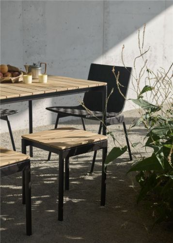 &Tradition Ville AV47 Outdoor-Hocker H: 46 cm - Wam Schwarz/Teak