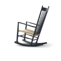 Bild von Fredericia Furniture 16000 J16 Wegner Schaukelstuhl SH: 42 cm – Schwarz lackierte Eiche/Schwarzes Korbgeflecht