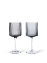 Bild von Ferm Living Ripple Weißweingläser H: 16,8 cm - 2er-Set - Rauchgrau