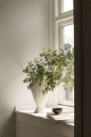 Bild von Ferm Living Fountain Vase H: 23 cm - Cremeweiß