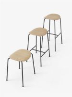 Bild von &Tradition Pavilion AV38 Barhocker H: 79 cm - Lackierte Eiche 
