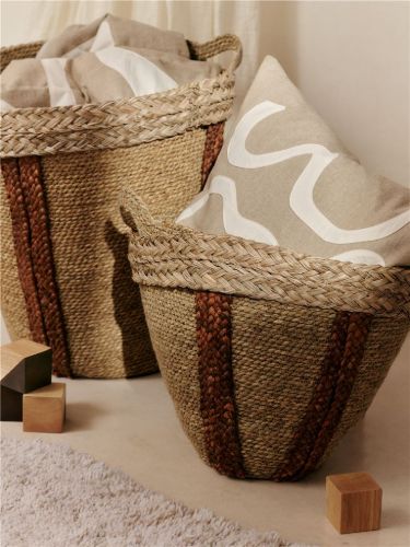 Ferm Living Mar Wove Körbe 2er-Set - Natur/Rotbraun
