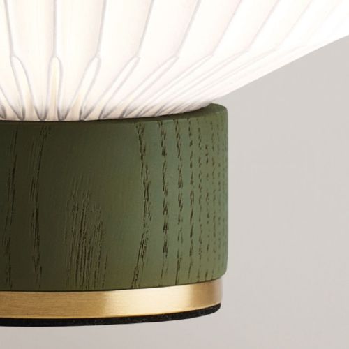 Le Klint 375 Limited Edition Green Classic Tischleuchte Klein H: 25 cm - Papierschirm/Grüne Eiche
