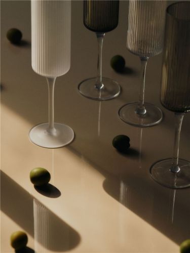 Ferm Living Ripple Champagnerglas 15 cl 2er-Set - Milchglas