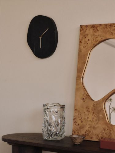Ferm Living Melt Wanduhr 28x33 cm - Schwarzer Marmor
