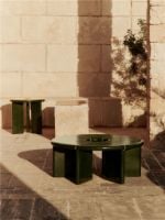 Bild von Ferm Living Deya Couchtisch Ø: 80 cm - Dunkelgrün
