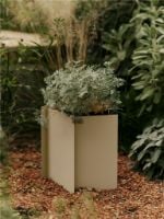 Bild von Ferm Living Fragma Pflanzenkasten H: 28 cm - Kaschmir