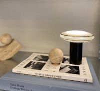 Bild von Schirm ØS1 tragbare Lampe H: 14 cm – Weiß/Messing OUTLET