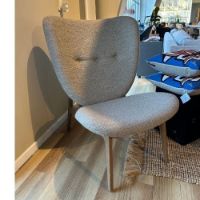 Bild von NORR11 Elephant Lounge Chair Vollgepolstert SH: 38 cm – Helle geräucherte Eiche/Barnum Col 3