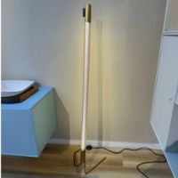 Bild von NUAD Radent Stehleuchte 1475 mm – Messing