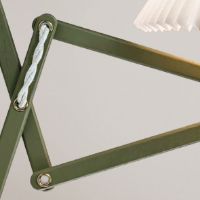 Bild von Le Klint 224 Limited Edition Sax Green Classic Wandleuchte H: 31 cm - Papierschirm/Grüne Eiche