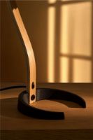 Bild von GUBI Timberline Tischleuchte H: 50 cm - Eiche/Birke