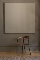 Bild von New Works Missing Armchair Stuhl SH: 46 cm - Lackiert Nussbaum/Ultra 574 Brandy