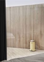Bild von Vipp 15 Limited Edition Treteimer H: 52 cm 14 L – Marie's Yellow