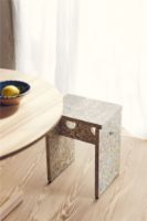 Bild von Form & Refine Remake Hocker H: 45,5 cm - Recoma Packwand