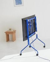 Bild von Pedestal Pipe Moon Rollin‘ TV-Ständer 107 x 78 cm – Ultra Marine