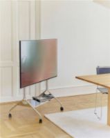 Bild von Pedestal Pipe Moon Rollin‘ Tall TV-Ständer 121 x 78 cm – Chrom