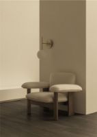 Bild von Audo Copenhagen Brasilia Loungesessel SH: 39 cm - Dunkle Eiche/Schaffell Natur