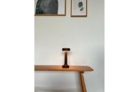 Bild von ANTIDARK Buddy T1 Tischleuchte H: 21,5 cm - Kaffee VORBESTELLUNG: MÄRZ 2025