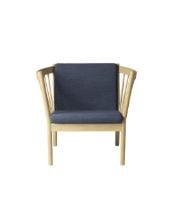 Bild von FDB Furniture Erik Ole Jørgensen J146 Sessel H: 79,5 cm – Eiche/Dunkelblau
