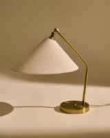 Bild von GUBI Grasshopper Tischleuchte H: 41 cm - Glänzendes Messing/Canvas
