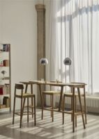 Bild von &Tradition In Between SK27 Stehtisch 190x50 cm - Lackierte Eiche