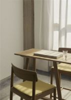 Bild von &Tradition In Between SK27 Stehtisch 190x50 cm - Lackierte Eiche