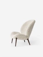 Bild von Vipp 466 Lodge Loungesessel Niedrig H: 96,1 cm - Dunkle Eiche/Curly 09 Off-white
