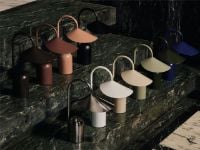 Bild von Tragbare Lampe Arum von Ferm Living, H: 30 cm, Edelstahl